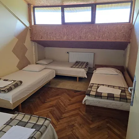 Lodge младост